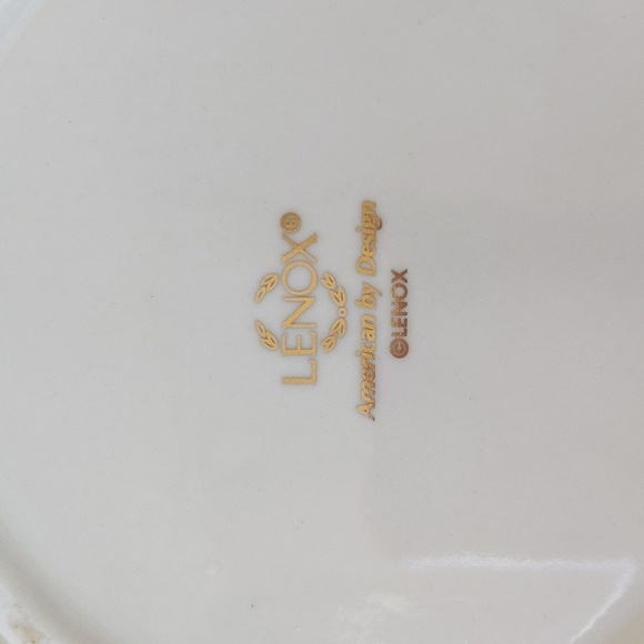 NWT Lenox Porcelain 10" Poppy Vase with Gold Trim - Picture 4 of 4